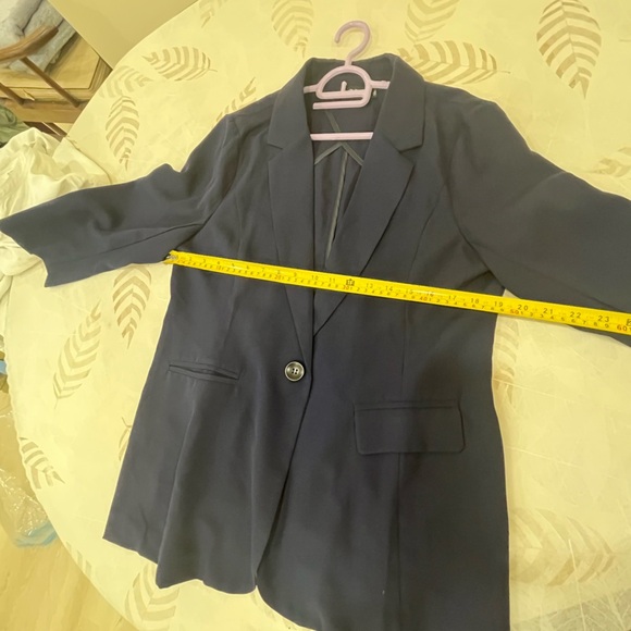 Elegant Navy Women's Blazer - Picture 5 of 6